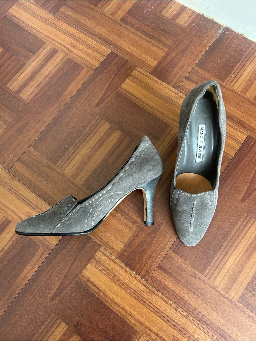 Manolo Blahnik Taupe Suede Pointed Mid-Heel Loafers